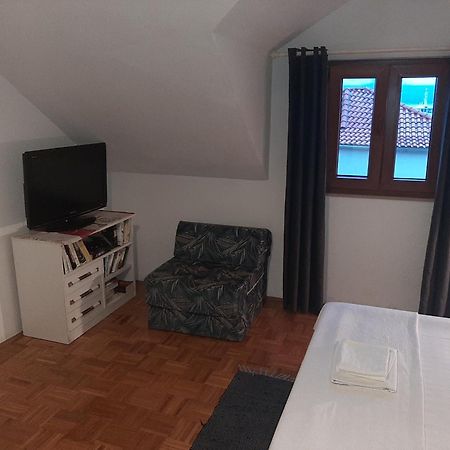 Ferienwohnung Vila Dora Supetar Zimmer foto