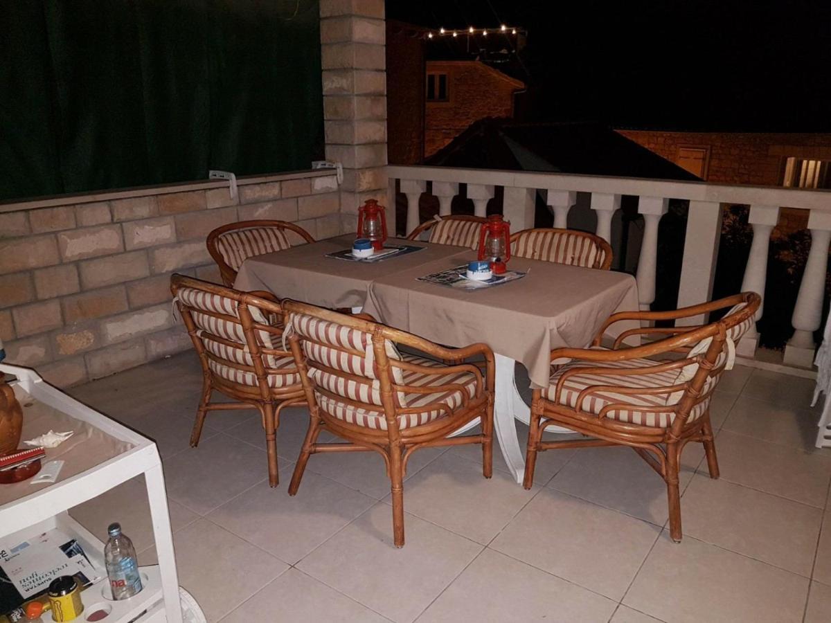 Ferienwohnung Vila Dora Supetar Exterior foto