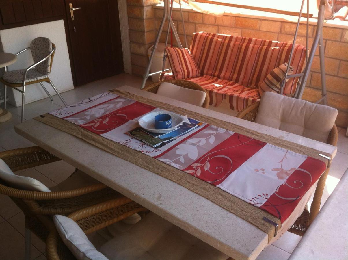 Ferienwohnung Vila Dora Supetar Exterior foto