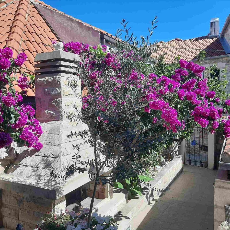 Ferienwohnung Vila Dora Supetar Exterior foto
