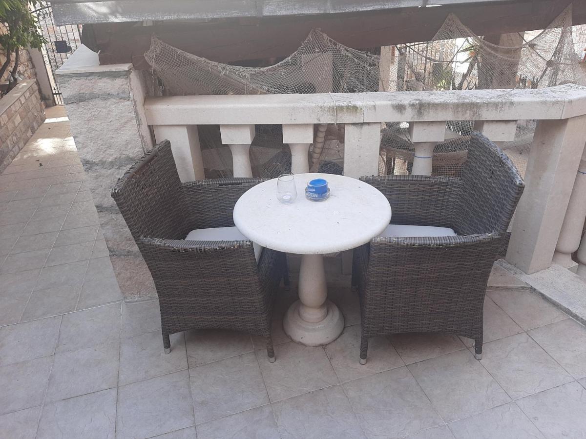 Ferienwohnung Vila Dora Supetar Exterior foto