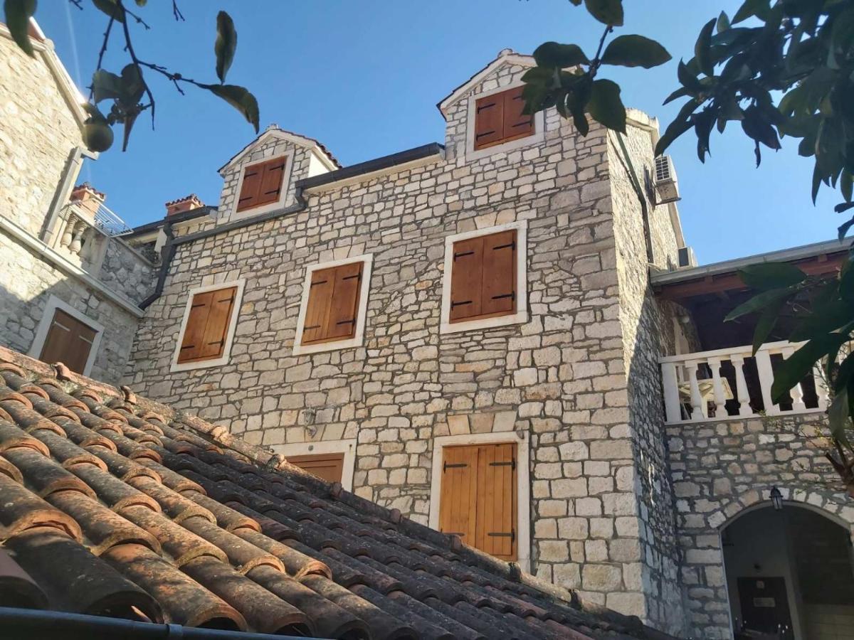 Ferienwohnung Vila Dora Supetar Exterior foto
