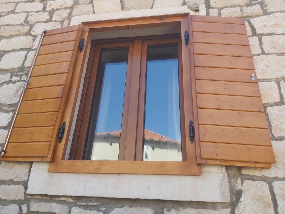 Ferienwohnung Vila Dora Supetar Exterior foto