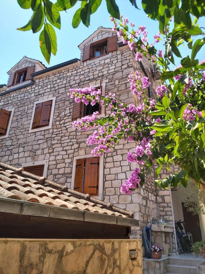 Ferienwohnung Vila Dora Supetar Exterior foto