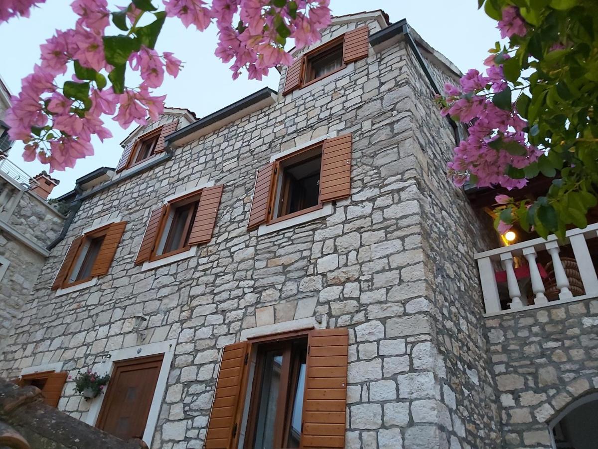 Ferienwohnung Vila Dora Supetar Exterior foto