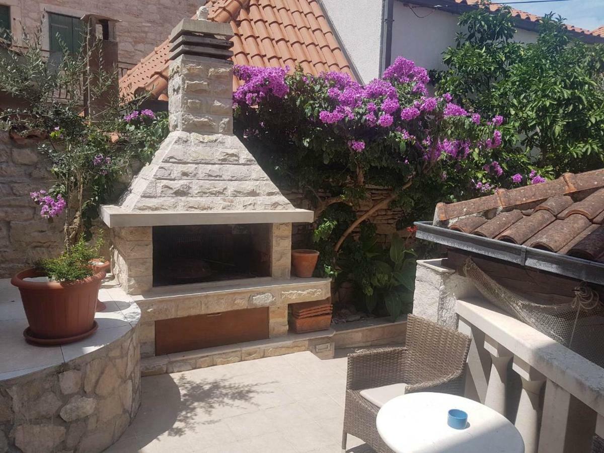 Ferienwohnung Vila Dora Supetar Exterior foto